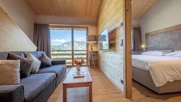 Standard Duplex, 2 Bedrooms | Living area | TV