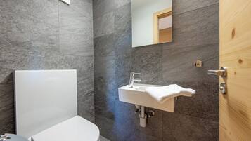 Standard Apartment, 2 Bedrooms | Bathroom