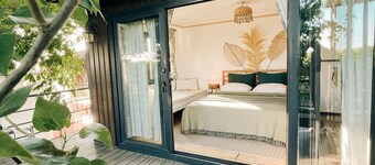 Mona Glamping Caravan Suites