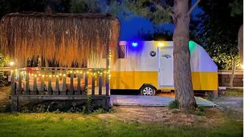 Standard Mobile Home, 1 Queen Bed with Sofa bed, Garden View | 1 bedroom, individually decorated, individually furnished, free WiFi