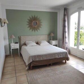 7 chambres, fer et planche à repasser, Wi-Fi