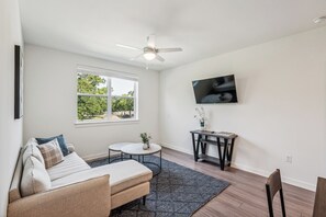 Smart TV, offices - Modern 2Br Apartment I Properties by Preston (Austin)
