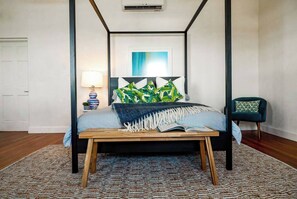 5 bedrooms, desk, iron/ironing board, free WiFi