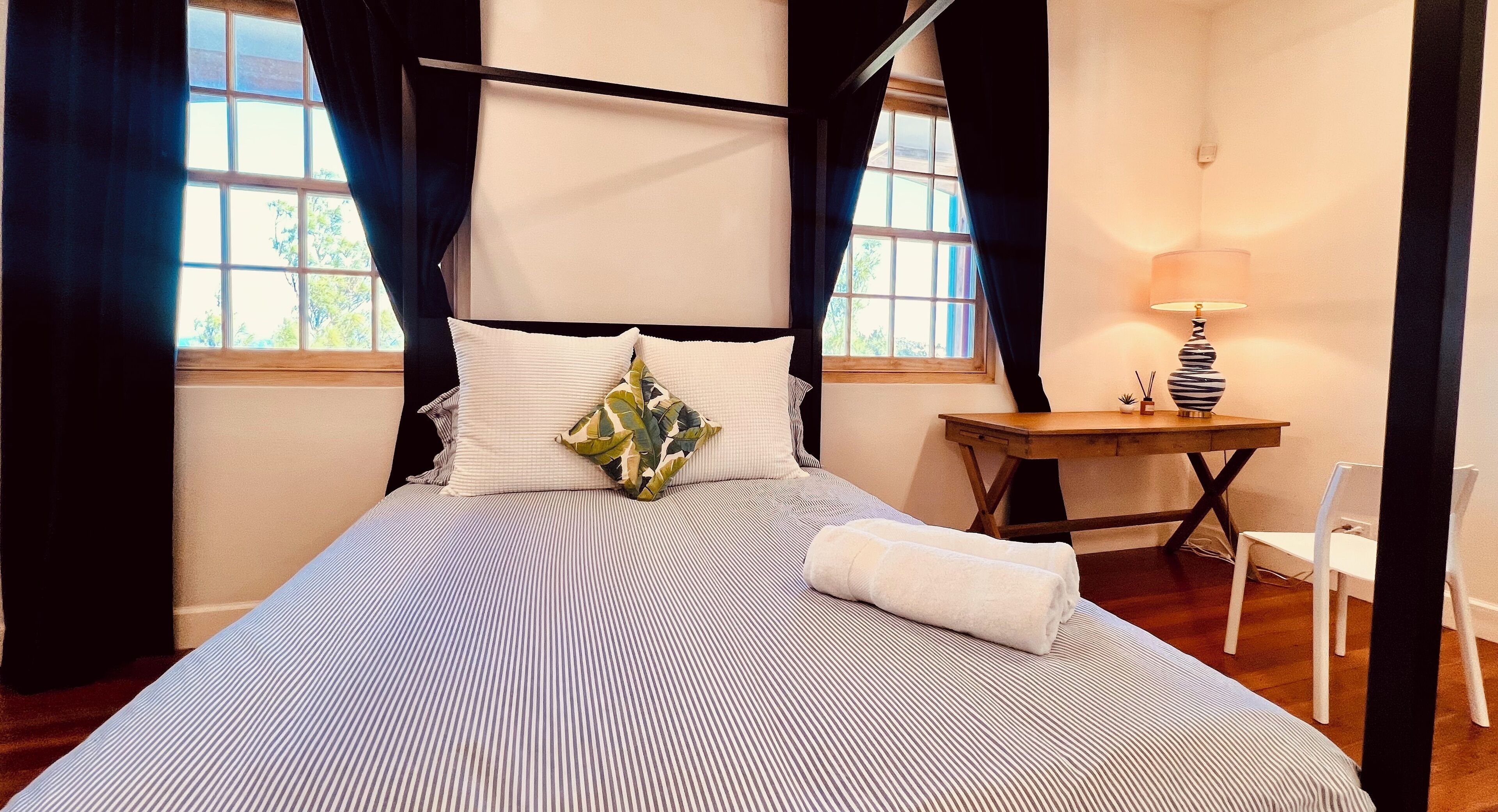 5 habitaciones, escritorio, tabla de planchar con plancha y wifi gratis 