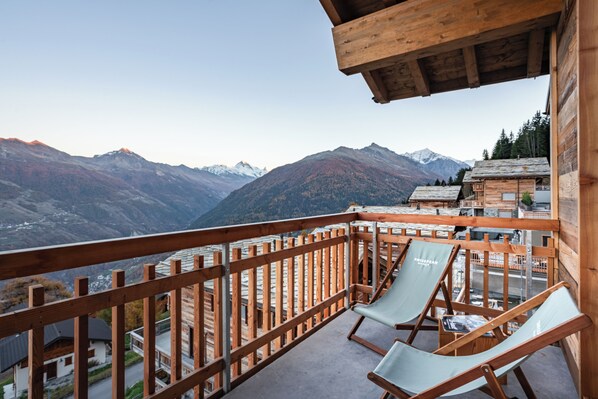 Terrace/patio - SWISSPEAK Resorts Thyon 4 Vallées (Heremence)