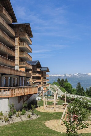 Children’s play area – outdoor - SWISSPEAK Resorts Thyon 4 Vallées (Heremence)