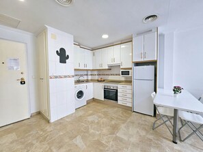Fridge, microwave, oven, coffee/tea maker