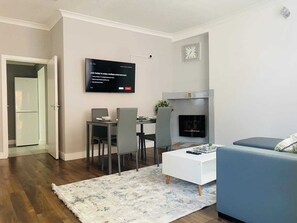 Televisión de pantalla plana 50 cm con canales de televisión digitales