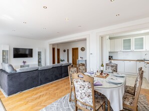 Apartment (Two Bedroom Apartment with Balcony) | Dining room - Apartment Merita (Kastela)