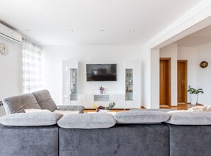 Apartment (Two Bedroom Apartment with Balcony) | Living room - Apartment Merita (Kastela)