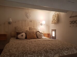 1 bedroom, in-room safe, iron/ironing board, bed sheets