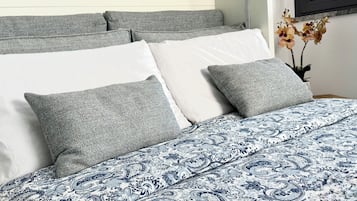 Soundproofing, free WiFi, bed sheets