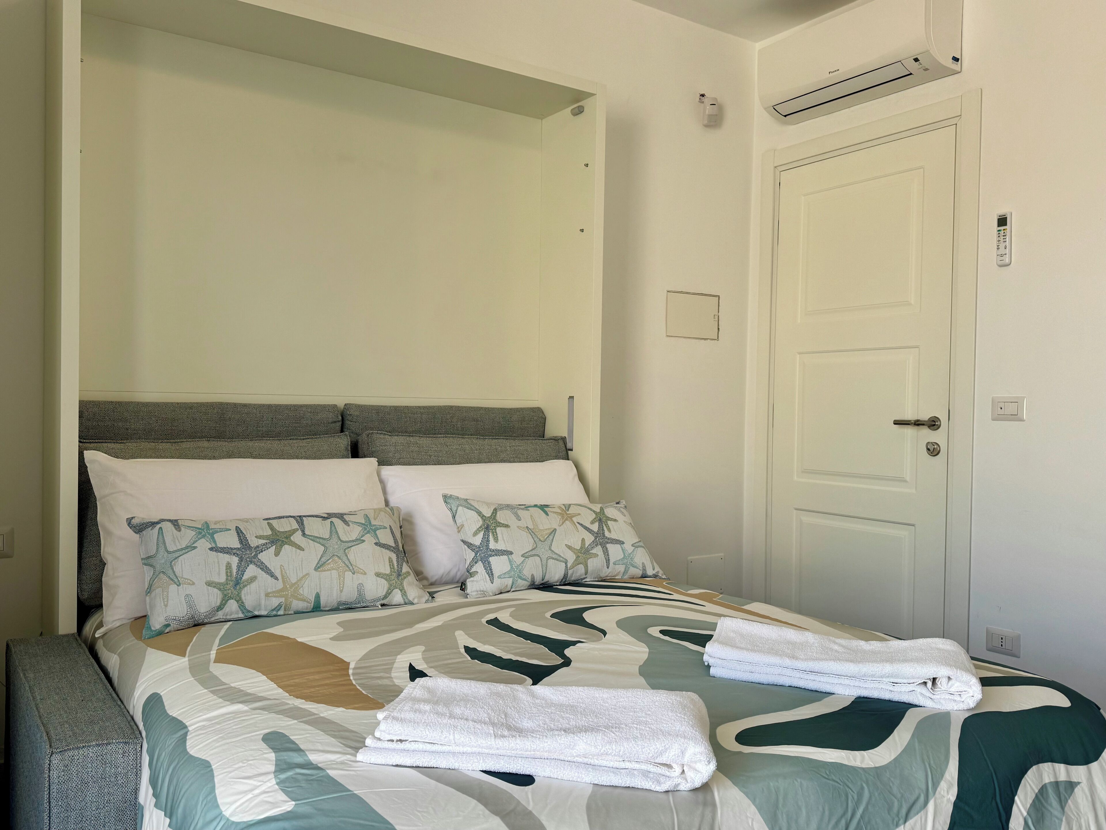Superior Studio, Courtyard View | Soundproofing, free WiFi, bed sheets