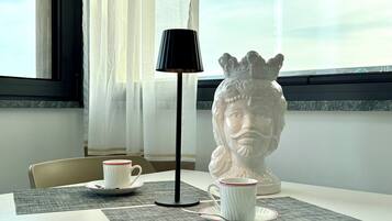 Luxury Studio, Pool View | Soundproofing, free WiFi, bed sheets