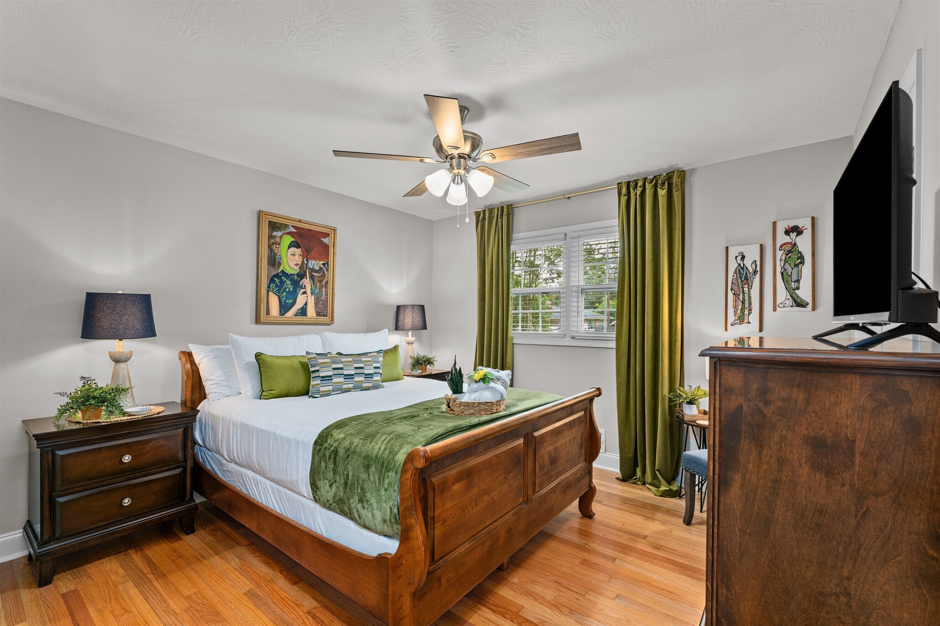 3 bedrooms, desk, iron/ironing board, free WiFi