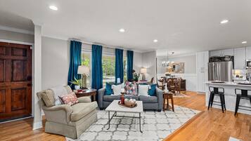 Een smart-tv en een dvd-speler