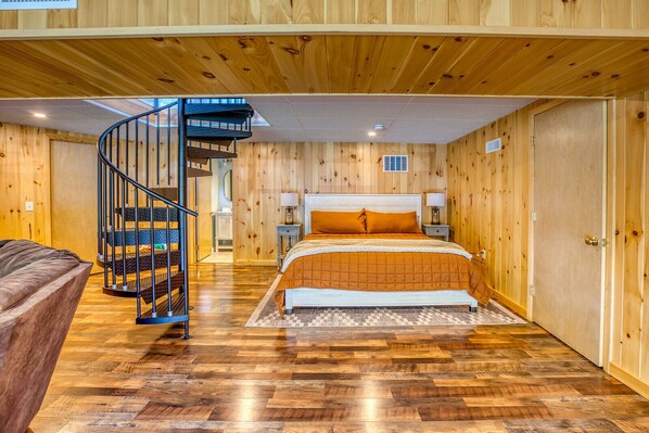 3 bedrooms, desk, travel cot, free WiFi