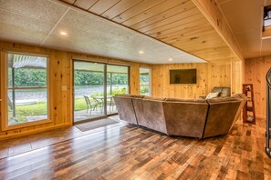 智能电视、壁炉