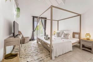 2 bedrooms, iron/ironing board, travel cot, WiFi
