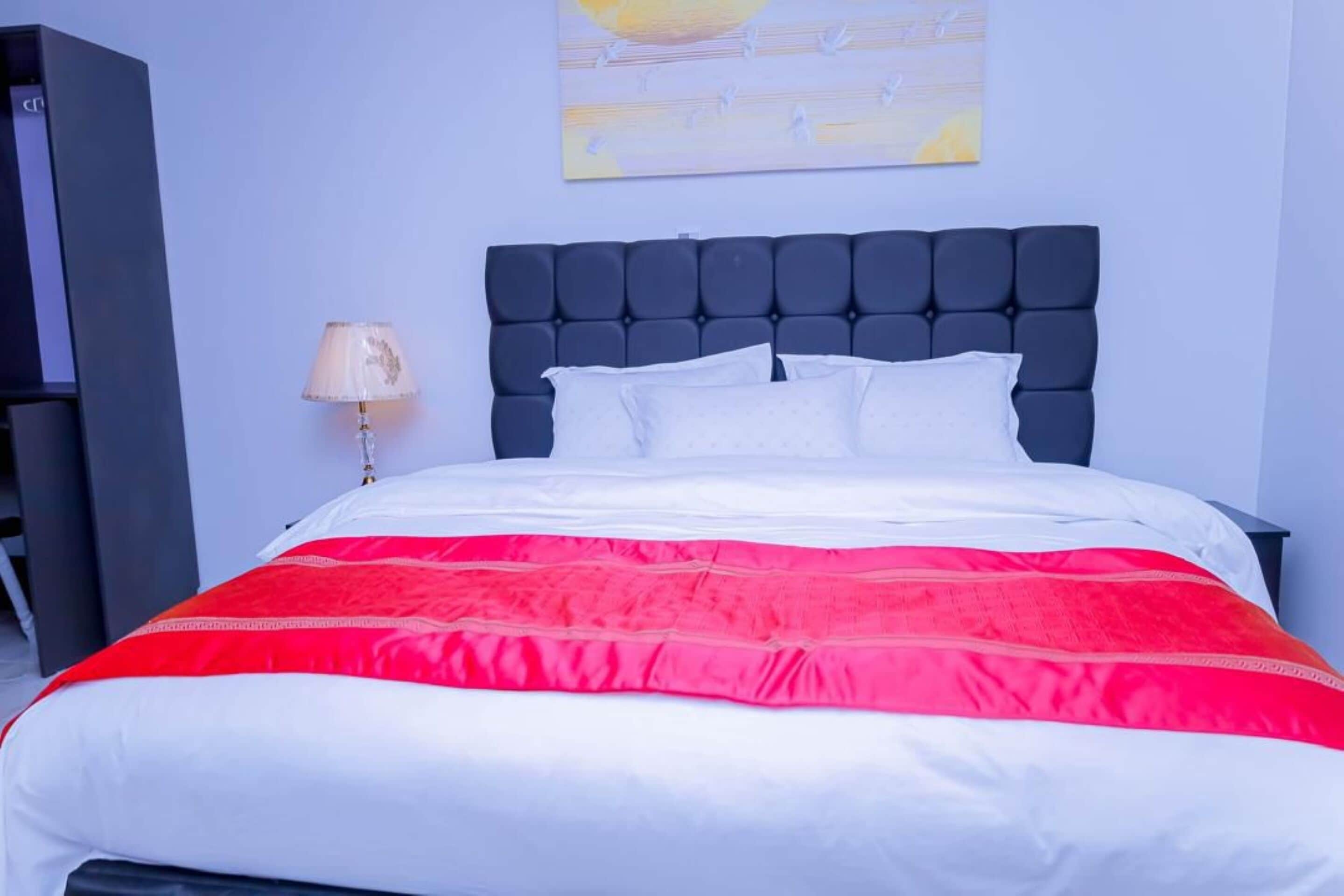 Business Room | Premium bedding, down comforters, memory foam beds