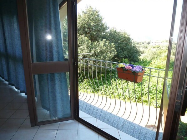 Interior - Rilassati nella Nostra Suite Angelica: Un Ambiente Familiare Vicino al Centro (Iglesias)