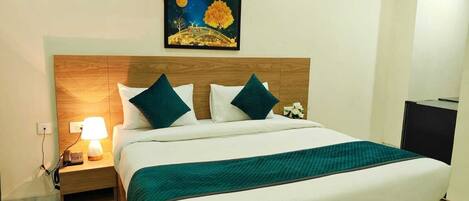 1 bedroom, in-room safe, desk, iron/ironing board