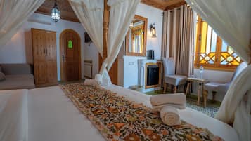 Luxury Double Room, Balcony (4) | Minibar, individually decorated, free WiFi, bed sheets