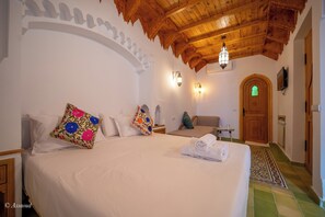 Luksus-dobbeltrom, balkong (1) | Minibar, individuelt dekorert, wi-fi (inkludert) og sengetøy