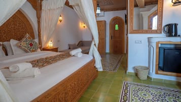 Luxury Double Room, Balcony (4) | Minibar, individually decorated, free WiFi, bed sheets