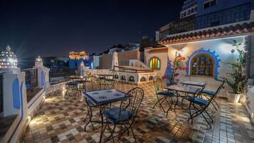 Minibar, décoration personnalisée, Wi-Fi gratuit, draps fournis