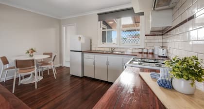 Older Cottage Style 3BR in Rangeway