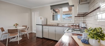 Older Cottage Style 3BR in Rangeway