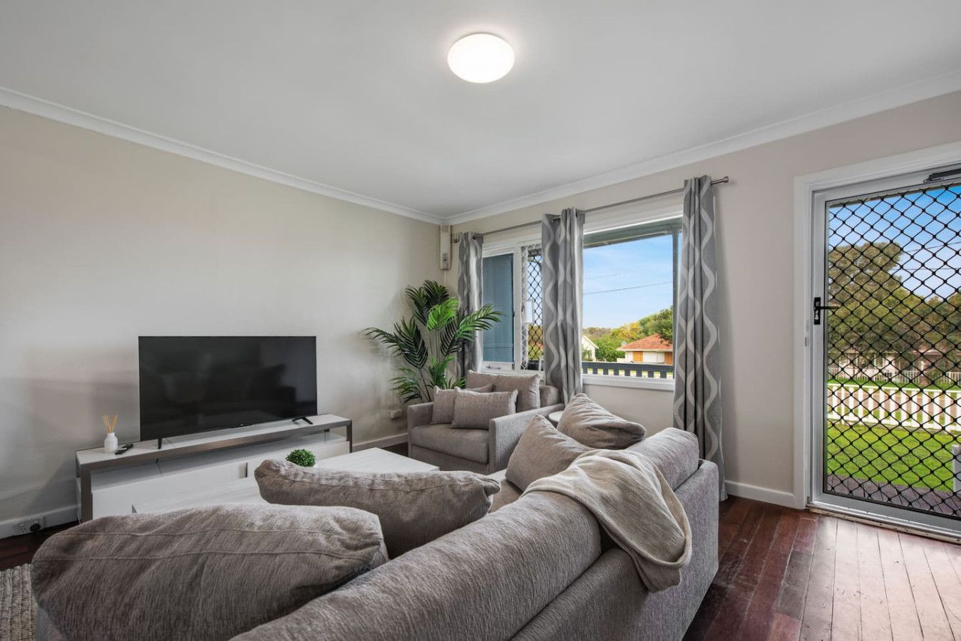 Older Cottage Style 3br In Rangeway - Geraldton