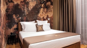 Deluxe Double Room | Minibar, in-room safe, desk, free cribs/infant beds - Art Gallery Boutique Hotel (Durrës)