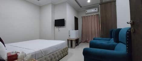 Sistema de insonorización, tabla de planchar con plancha, wifi gratis