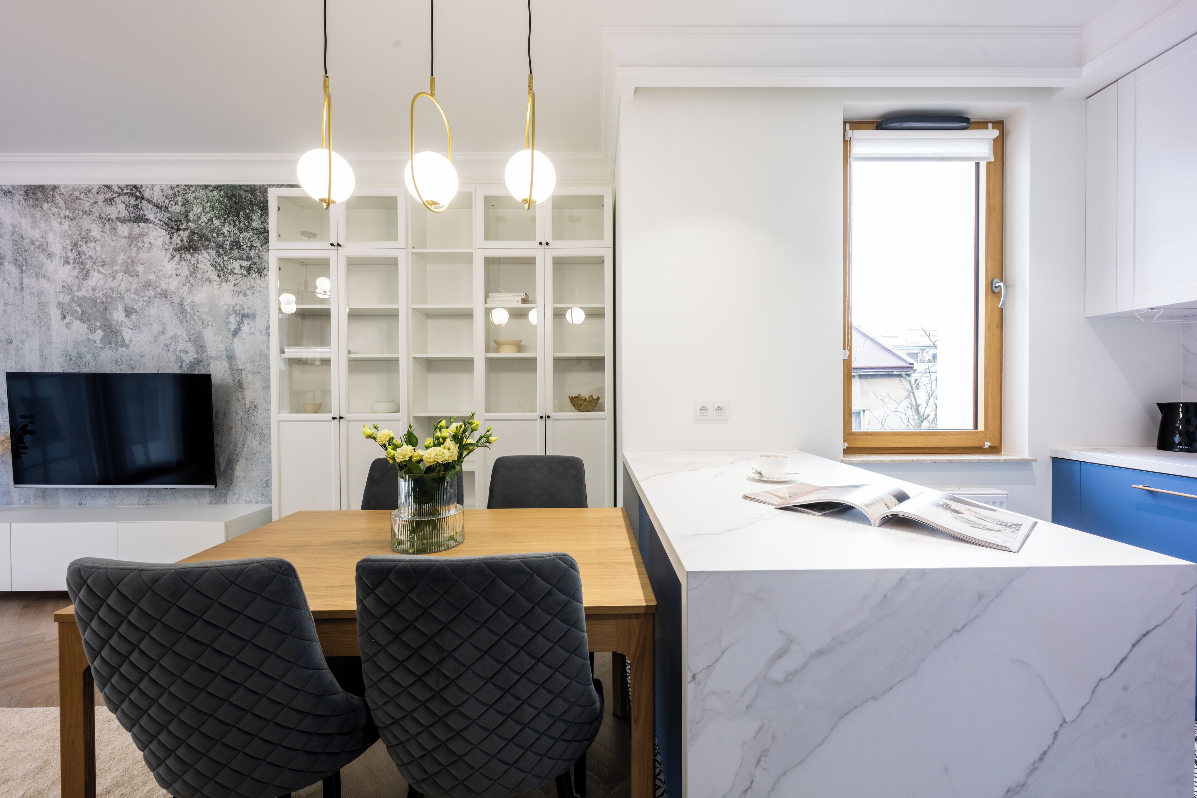 Exclusive Apartment | Living area | 42-inch Smart TV with digital channels