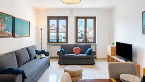 Family Apartment, 2 Bedrooms, Balcony (Casa Lucia in Old Riva Town with) | Living area - Casa Lucia in Old Riva Town With Balcony View (Riva del Garda)
