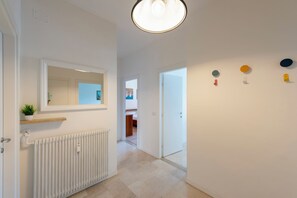 Apartamento familiar, varias habitaciones (Casa Lucia in Riva Town) | Interior