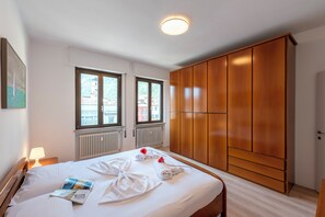 Family Apartment, Multiple Bedrooms (Casa Lucia in Riva Town)