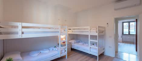 Departamento familiar, varias habitaciones (Casa Lucia in Riva Town) | 2 habitaciones, wifi gratis y ropa de cama