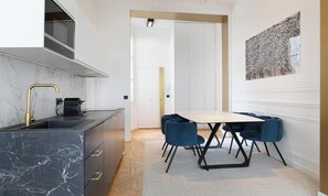 Dining - A LUX CONDO LOCATED IN BETWEEN LOUVRE & LE MARAIS - RUE CROIX DES PETITS (Paris)