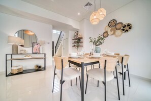 Dining - 4BR Home Private Pool in Damac Hills 2, DubaiLand دبي (دبي)