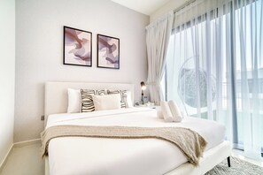 4 bedrooms, WiFi, bed sheets - 4BR Home Private Pool in Damac Hills 2, DubaiLand دبي (دبي)