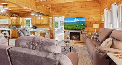 Willow Creek - Sleeps 8, Motorcycle Accessible, Hot Tub