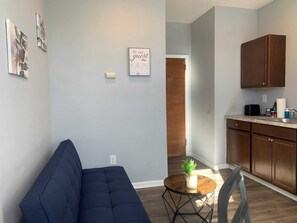 TV, fireplace - localSTR - The Oakden Suites in Orange Loop D7 (Atlantic City)