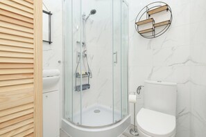 Studio, Kitchen | Bathroom | Shower, free toiletries, towels, soap