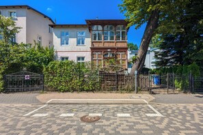 Front of property - Sopot Studio With Veranda by Renters (Sopot)