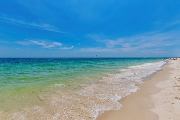On the beach - Gulf Front | Walk to The Hangout | Island Winds East 603 (Gulf Shores)