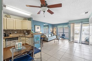 TV - Studio Condo Near the Sand & Beach Access (destin)