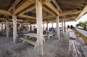 屋外ダイニングエリア